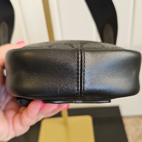 Disney x Coach Terrain Crossbody in Signature Canvas With Thumper Like New - Picture 8 of 12